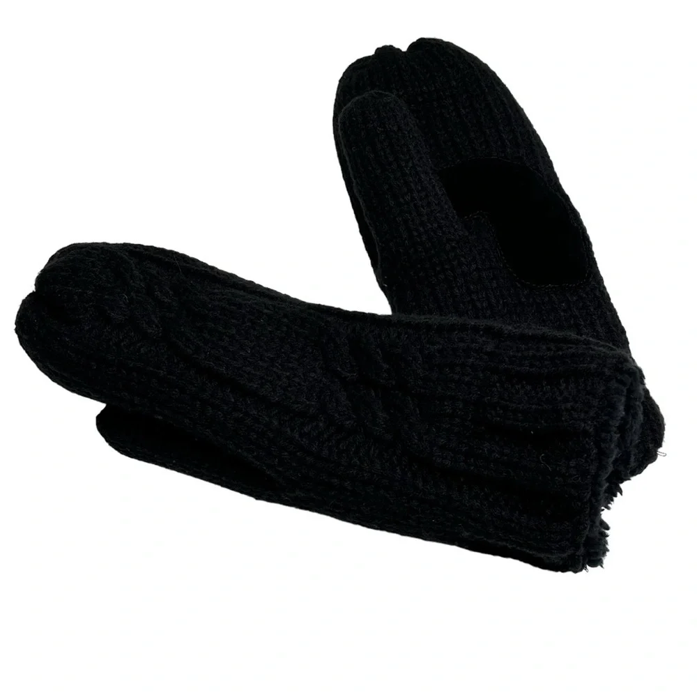 Isotoner Women's Black Chunky Cable Knit Mitten Super Soft Lining One Size NEW - Picture 2 of 7